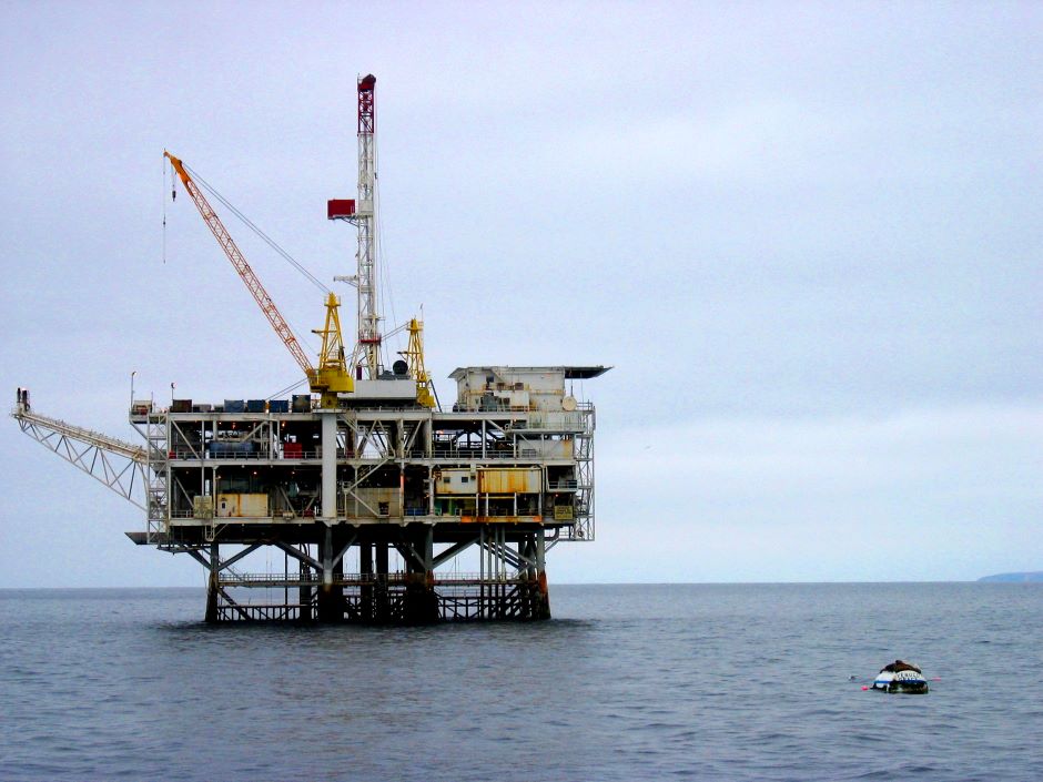 Photo of an oil rig off the shore of Southern California