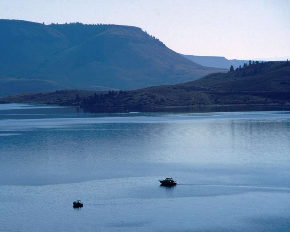 Boats on Blue Mesa Reservoir, the largest body of water in Colorado (Credit: NPS/Lisa Lynch)