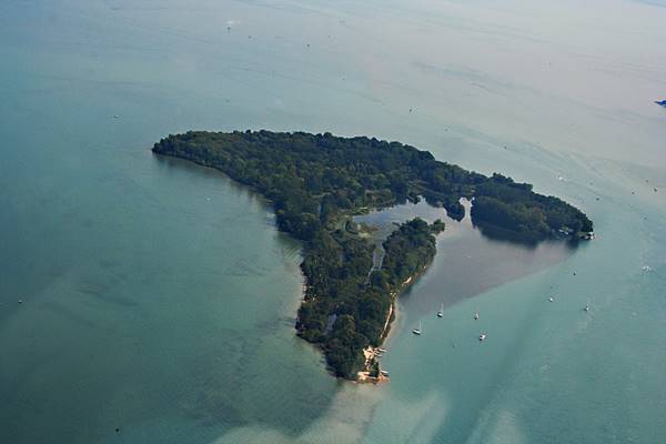 Peche Island, near where the video was recorded, is a popular section of Detroit River for fishing (Credit: Angela, via Flickr)